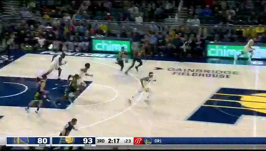 库里切球左肩膀疑似受 库里切球左肩膀疑似受